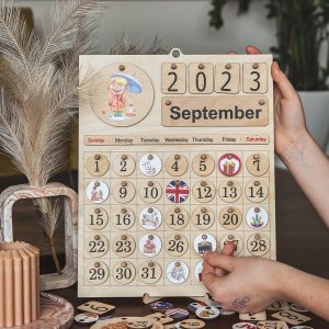 aikų Mokymosi Kalendorius su Dienų ir Mėnesių Kortelėmis